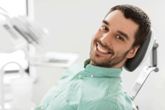 Where-Can-I-Find-an-Endodontist-in-Ellicott-City-MD a patient sees an endodontist in ellicott city md